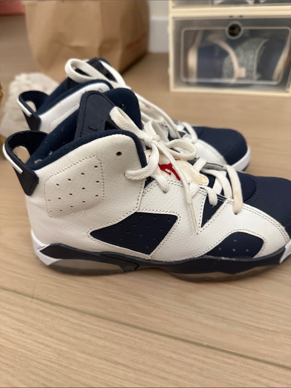 Youth jordan retro 6